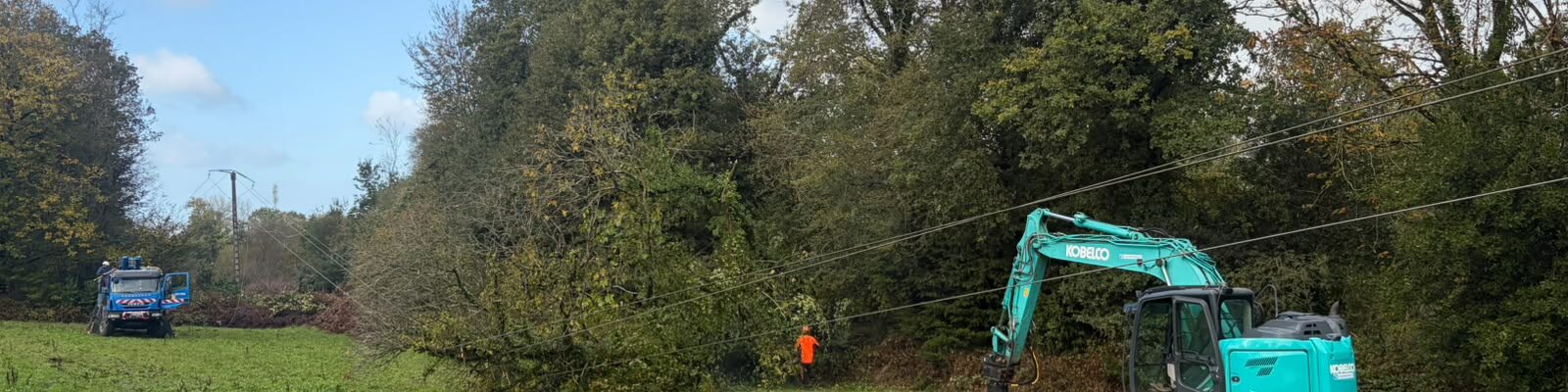 pelle sécateur chantier tempête Enedis Cap Sizun